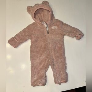 The North Face Campshire Blush Sherpa Hooded Baby One-Piece Size 0-3 months